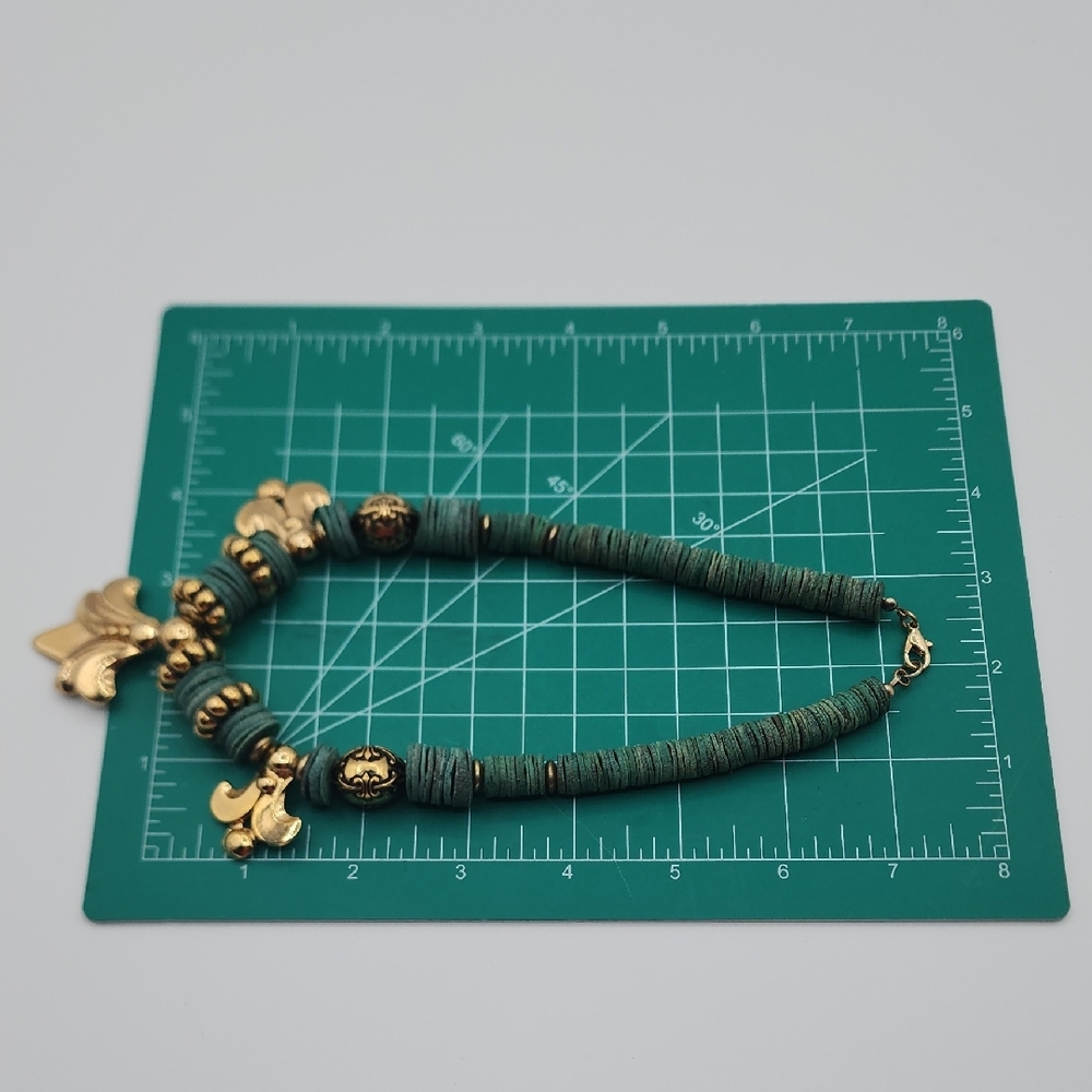1990s Vintage Carol Dauplaise Fleur de Lis, Green, Gold Plate Statement Necklace - Picture 3 of 12